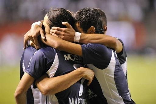 V&eacute;lez bate LDU e avan&ccedil;a na Libertadores  