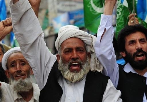 Al-Qaeda confirma a morte de Osama Bin Laden e promete vingan&ccedil;a