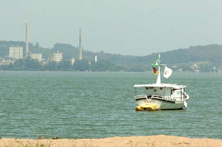 Passeios de barco pelo Gua&iacute;ba tamb&eacute;m s&atilde;o boas op&ccedil;&otilde;es para as m&atilde;es que desejam conhecer melhor Porto Alegre no seu dia