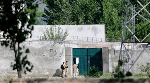 Ref&uacute;gio em que l&iacute;der da Al-Qaeda foi morto permanece sob guarda policial