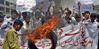 Al-Qaeda convoca integrantes a matar americanos sem hesitar. Na foto, protesto realizado na cidade paquistanesa de Multan