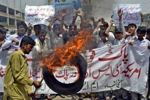 Al-Qaeda convoca integrantes a matar americanos sem hesitar. Na foto, protesto realizado na cidade paquistanesa de Multan