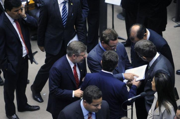 Relator e governo acertam texto para vota&ccedil;&atilde;o do C&oacute;digo Florestal