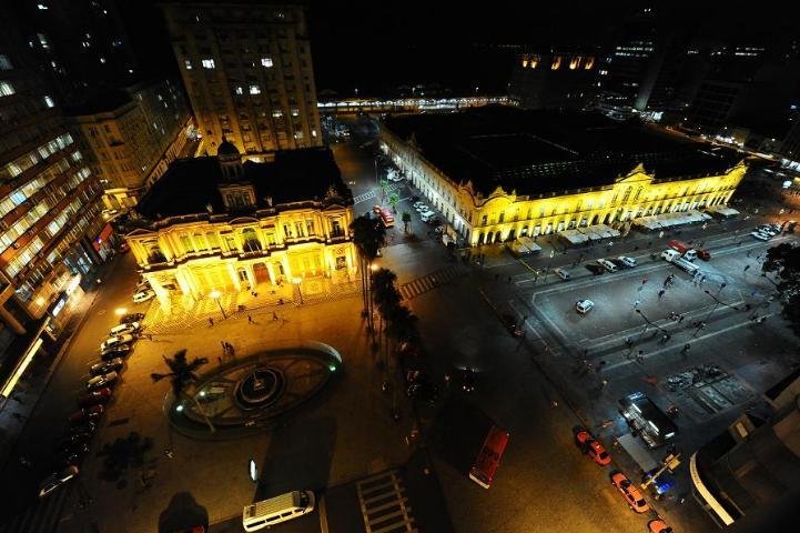 Pr&eacute;dios p&uacute;blicos da Capital ganham cor amarela por seguran&ccedil;a no tr&acirc;nsito