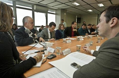 C&acirc;mara Tem&aacute;tica do setor coureiro-cal&ccedil;adista teve ontem primeira reuni&atilde;o