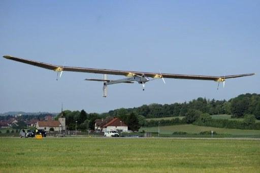 Solar Impulse decola para primeiro voo internacional
