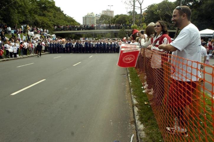 Torcedores da dupla Gre-Nal acompanharam a corrida