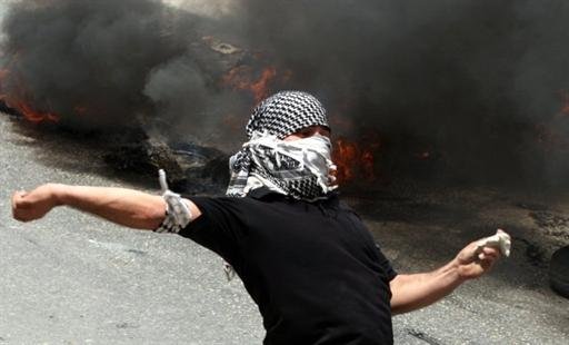 Conflitos entre &aacute;rabes e israelenses j&aacute; fazem 12 mortos