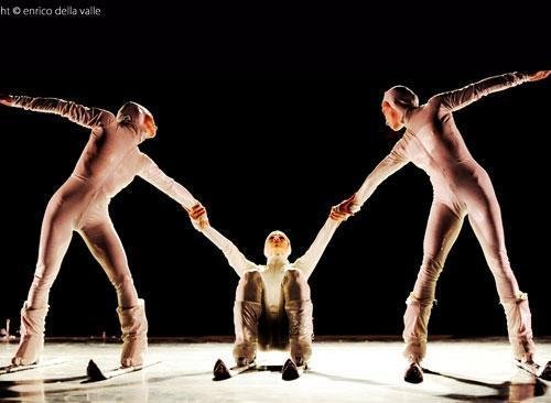 Katakl&oacute; Athletic Dance se apresenta no palco do Teatro Bourbon Country no pr&oacute;ximo dia 25