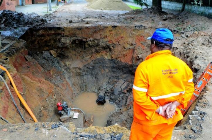 Moradores de tr&ecirc;s bairros da Capital sem &aacute;gua h&aacute; mais de 24 horas