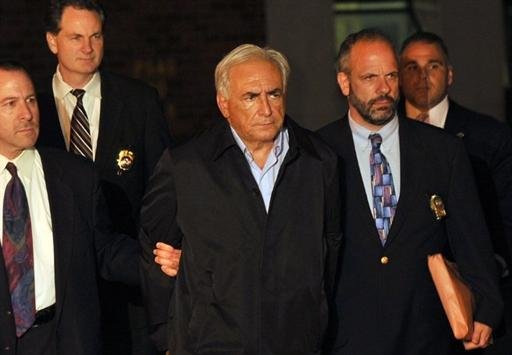 Acusado de estupro, diretor do FMI chega a tribunal de Nova York