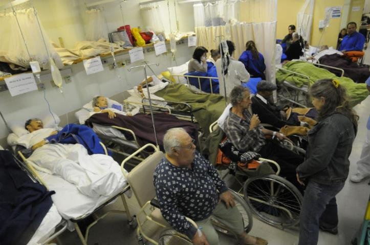 Emerg&ecirc;ncias funcionam acima da capacidade em Porto Alegre