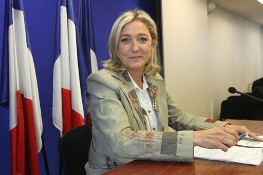 Frente Nacional aprova candidatura da filha de Le Pen &agrave; Presid&ecirc;ncia francesa