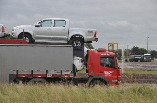Crise entre Brasil e Argentina deixa dezenas de cegonheiras paradas em Uruguaiana