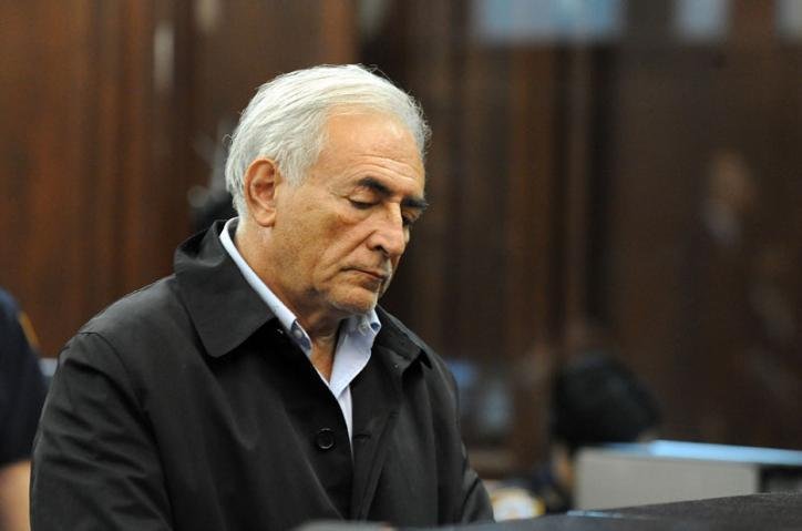 Strauss-Kahn renuncia ao cargo de gerente do FMI
