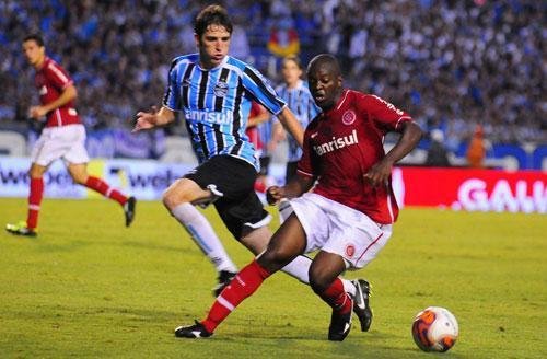 Jogador do Inter afirma ter sido insultado por torcedores no Gre-Nal