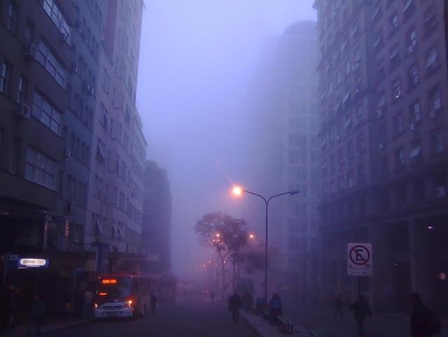 Neblina tamb&eacute;m &eacute; forte no Centro da Capital