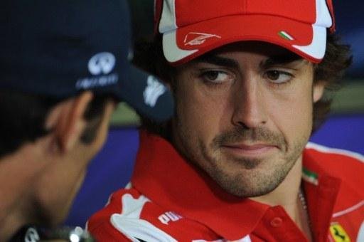 Fernando Alonso amplia contrato com a Ferrari at&eacute; 2016