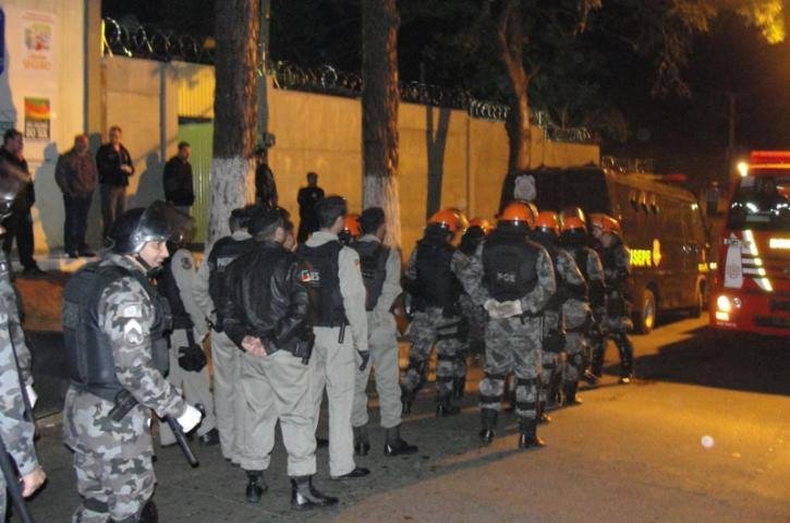 Opera&ccedil;&atilde;o mobilizou 73 policiais militares, tr&ecirc;s bombeiros, tr&ecirc;s c&atilde;es do Canil de Campo Bom e 34 agentes da Susepe