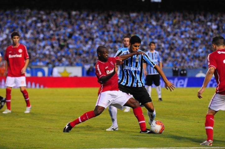 Z&eacute; Roberto &eacute; liberado pelo STJD e enfrenta o Santos