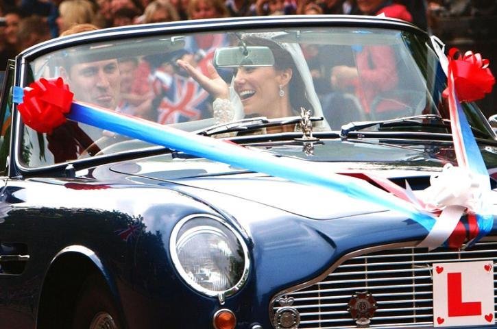 Pr&iacute;ncipe William e Catherine voltam de lua de mel