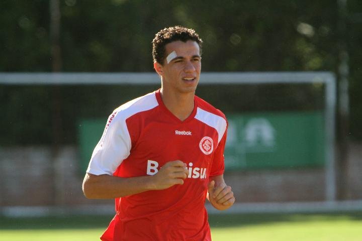 Dami&atilde;o promete ficar no Inter at&eacute; 2016