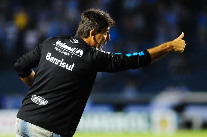 Gr&ecirc;mio come&ccedil;a o Brasileir&atilde;o para salvar o ano 