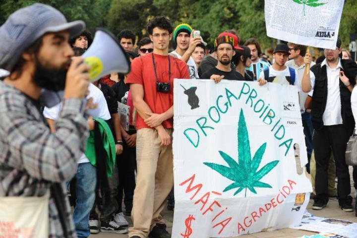 Os manifestantes, na maioria jovens, fizeram um protesto pac&iacute;fico, sem registro de incidentes