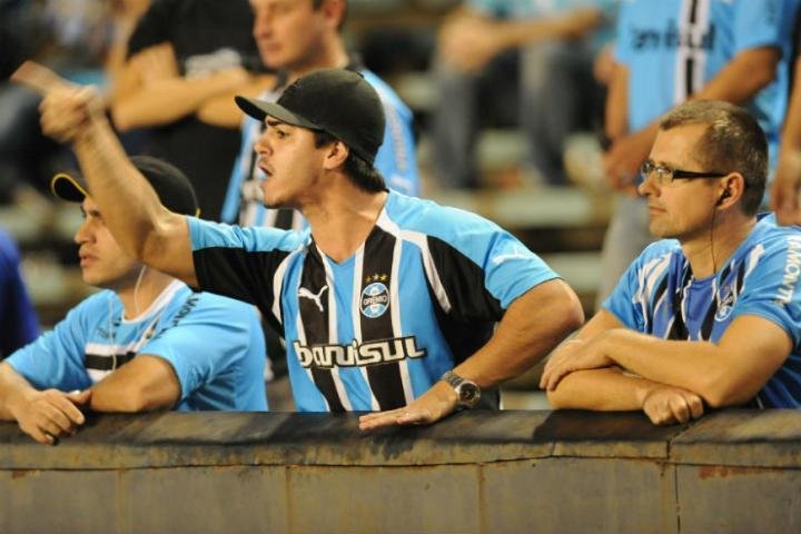 &Uacute;nico dirigente a falar, Vicente Martins garante que protestos s&atilde;o ouvidos