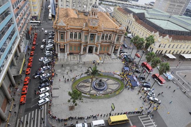 Servidores protestaram no Pa&ccedil;o Municipal nesta manh&atilde;