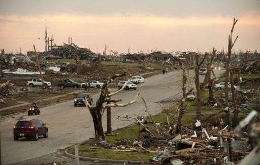 Tornado destroi cidade de Joplin e deixa 116 mortos nos EUA