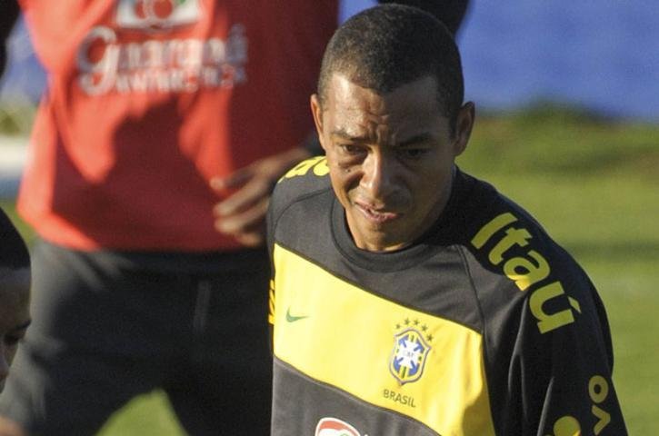Minha vontade era de chegar ter&ccedil;a ao Gr&ecirc;mio, afirma Gilberto Silva