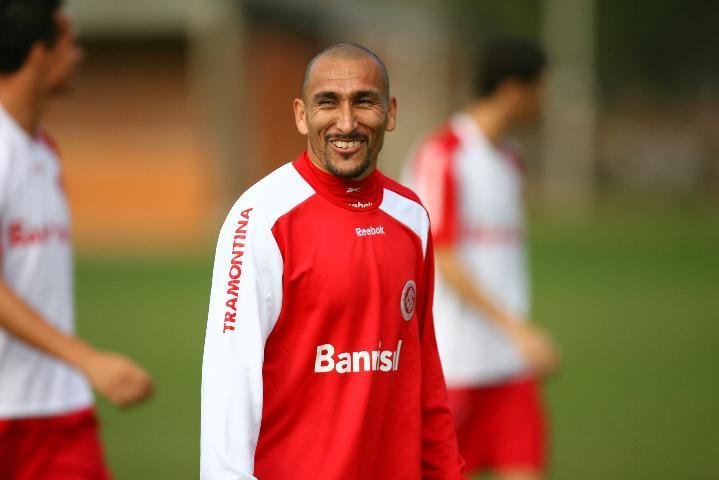 Gui&ntilde;azu pede regularidade ao Inter no Brasileir&atilde;o