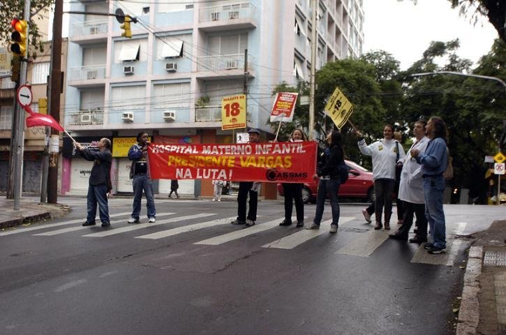 Prefeitura volta a negar reajuste aos municip&aacute;rios em greve