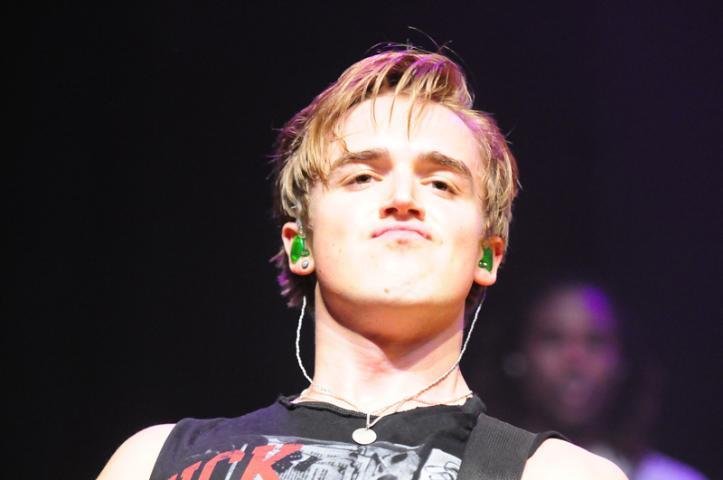 McFly enlouquece f&atilde;s em show para 1,5 mil pessoas na Capital