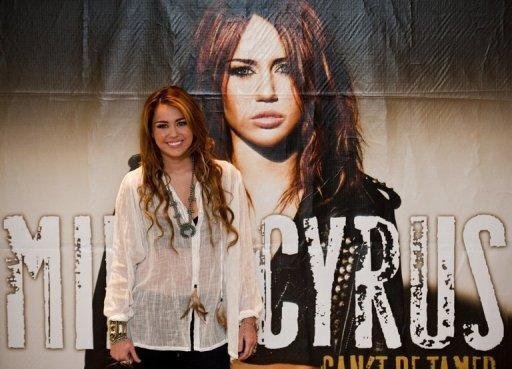 Qualquer propaganda &eacute; positiva, diz Miley Cyrus sobre m&uacute;sica associada a Bin Laden