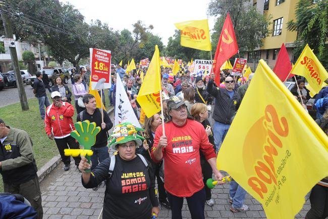No Hospital de Pronto-Socorro (HPS), juntaram-se &agrave; marcha grevistas das &aacute;reas de sa&uacute;de e educa&ccedil;&atilde;o