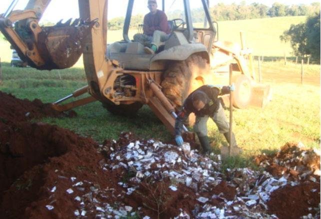 PF desenterra cinco toneladas de medicamentos em fazenda no RS