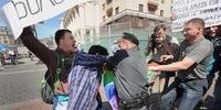 Mais de 30 manifestantes homossexuais são presos na Rússia