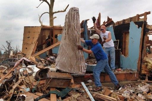 Obama visitar&aacute; v&iacute;timas do tornado no Missouri