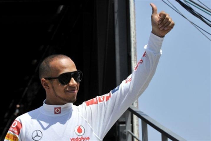 Ap&oacute;s cr&iacute;ticas, Hamilton pede desculpas a Felipe Massa