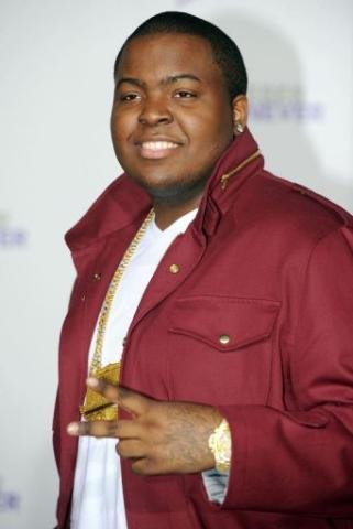 Cantor Sean Kingston fica gravemente ferido em acidente 