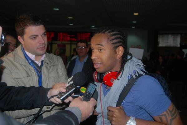 Em Porto Alegre, Anderson promete encerrar carreira no Gr&ecirc;mio