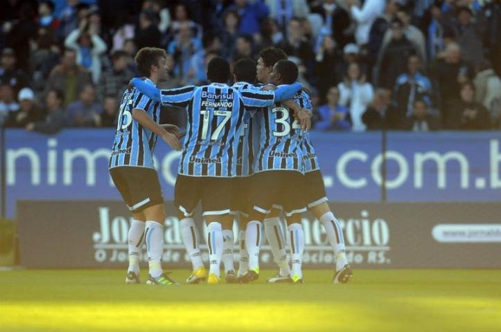 Gr&ecirc;mio vence o Bahia e quebra jejum de dois meses no Ol&iacute;mpico