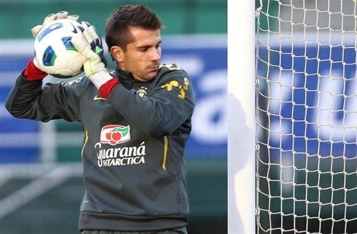 Victor ser&aacute; titular da Sele&ccedil;&atilde;o Brasileira na despedida de Ronaldo