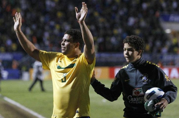 Brasil vence Rom&ecirc;nia em jogo que s&oacute; valeu por despedida de Ronaldo