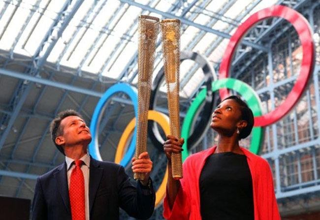 Apresentada tocha dos Jogos Ol&iacute;mpicos de Londres