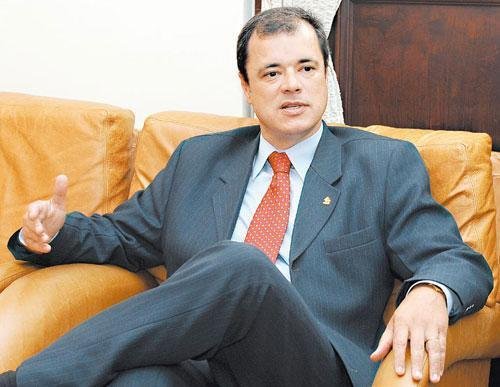 Costa entregou duas propostas de emendas aos deputados