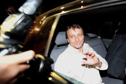 Battisti solicita pedido de perman&ecirc;ncia no Brasil