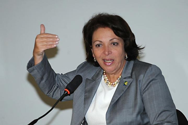 Ideli Salvatti ir&aacute; assumir a secretaria de Rela&ccedil;&otilde;es Institucionais